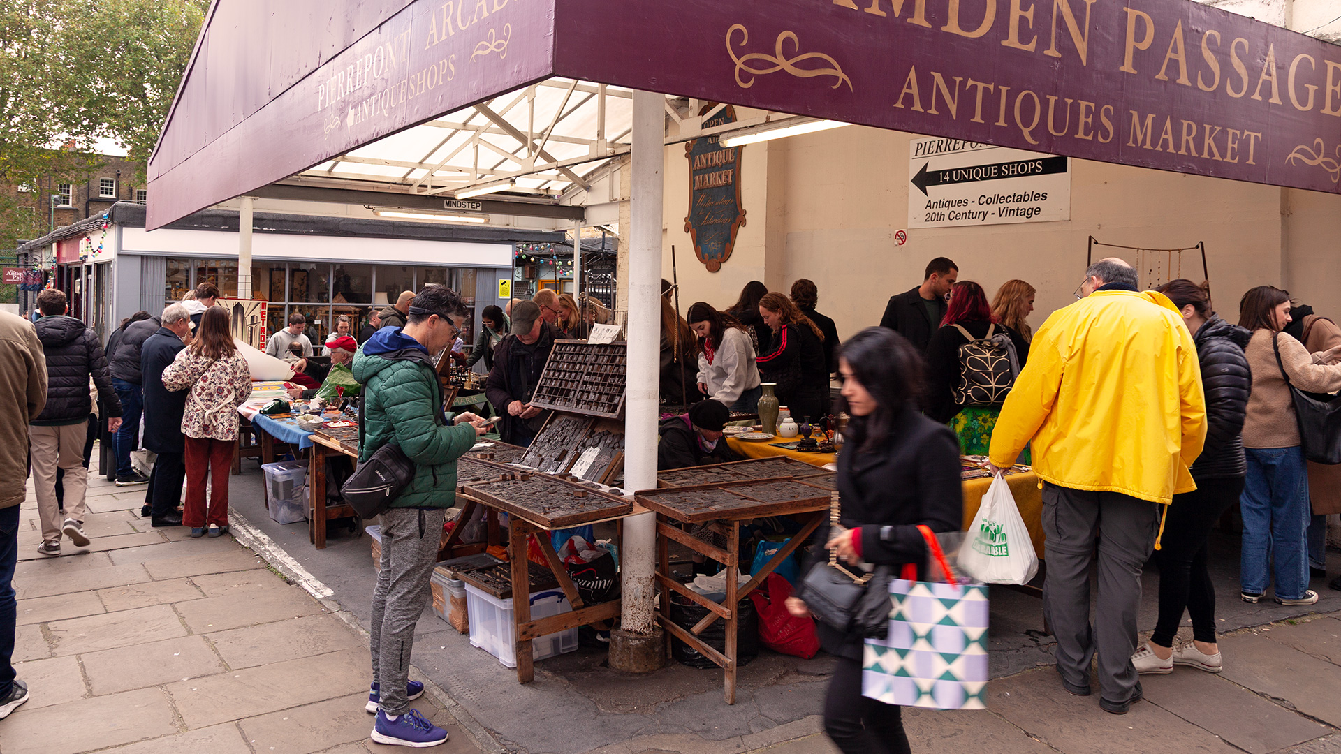 Pierrepont Arcade Outdoor Antique & Collectors Market - Camden Passage