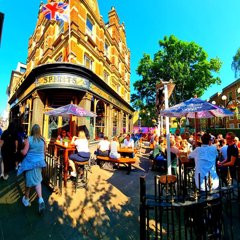 The Camden Head - Traditional London Pub with an Extensive Menu and Large Beer Garden - Camden Passage