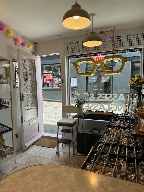 Rae's Glasses & Sunglasses - Treasure Trove of Unworn Vintage Glasses & Sunglasses - Camden Passage