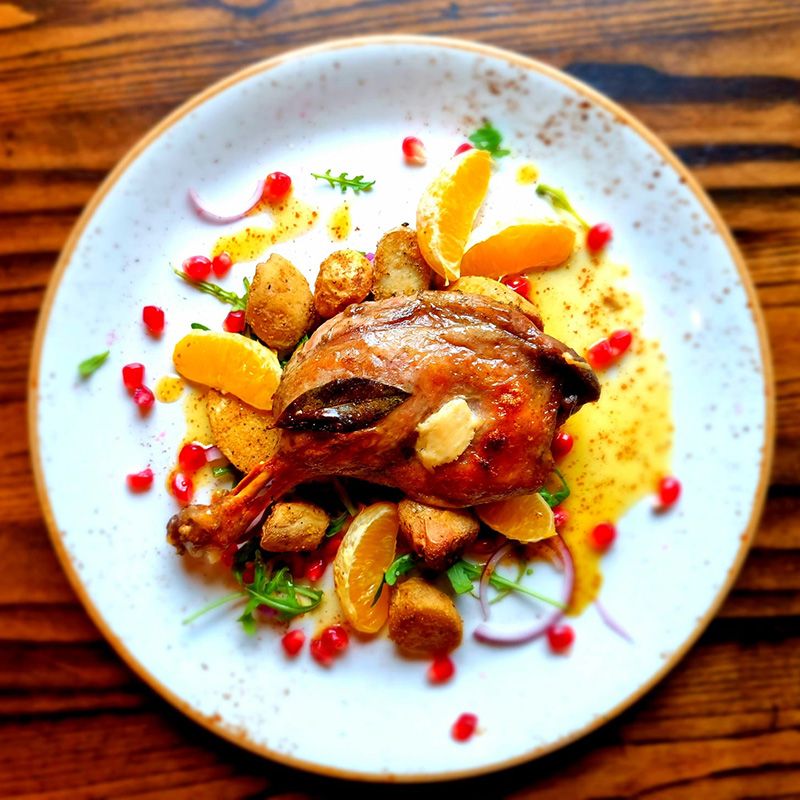 The Camden Head - Traditional London Pub with an Extensive Menu and Large Beer Garden - Camden Passage