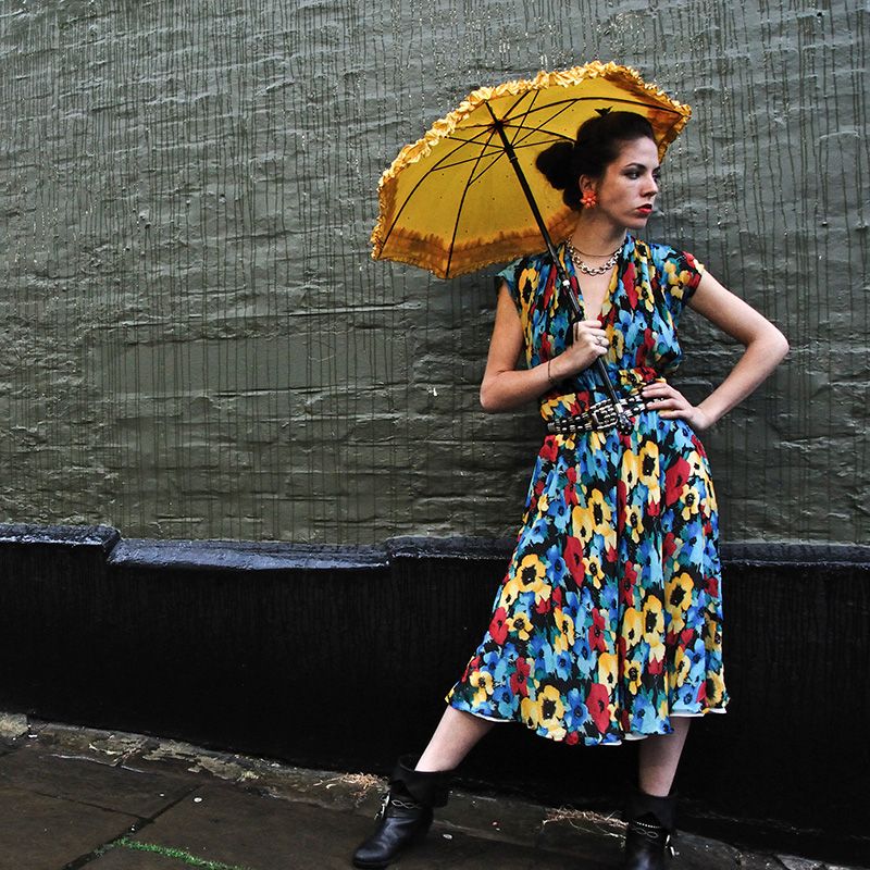 Four & Twenty Blackbirds - Vintage Costume, Fashion Lace & Textiles, Necklaces, Bracelets, Boots, Books, Top Hats - Camden Passage
