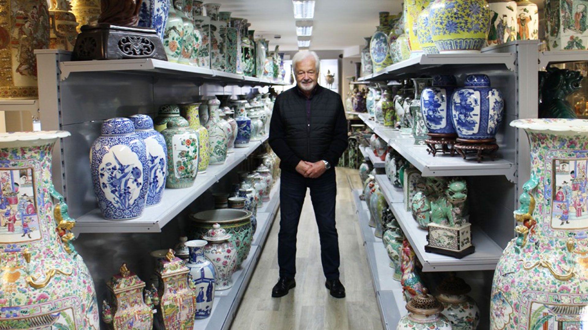 Kevin Page Oriental Art - Antique Chinese Porcelain & Furniture and Japanese Ceramics & Furniture - Camden Passage