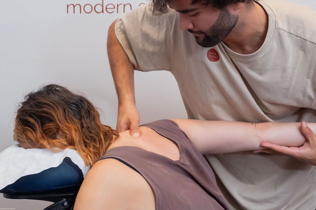 BACKWORKS- modern seated massage - Camden Passage