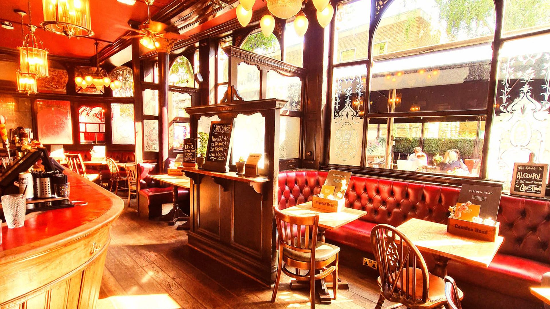 The Camden Head - Traditional London Pub with an Extensive Menu and Large Beer Garden - Camden Passage
